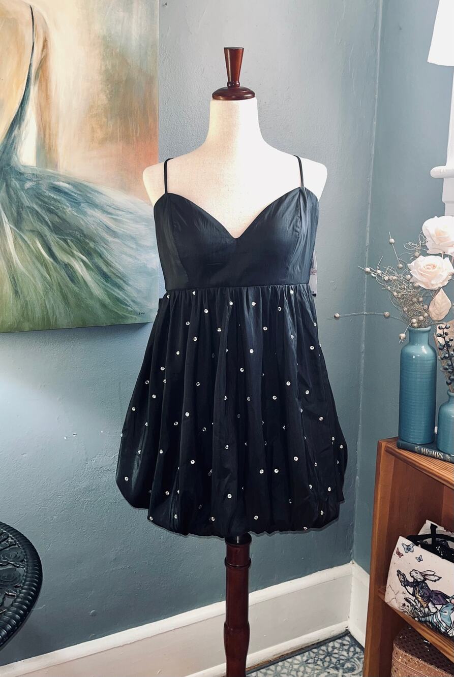 NWT Perfect Homecoming dress. Seni & Cade Size 13/14 bubble hem